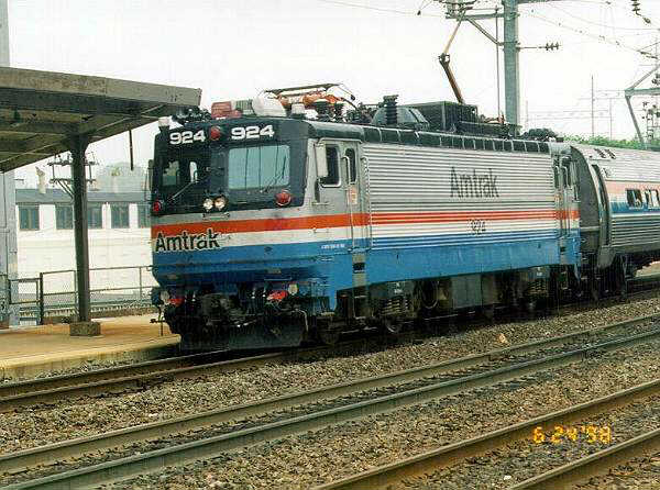 usr_m_amtrak_aem7_924_wilmingtonde_19980624_077.jpg