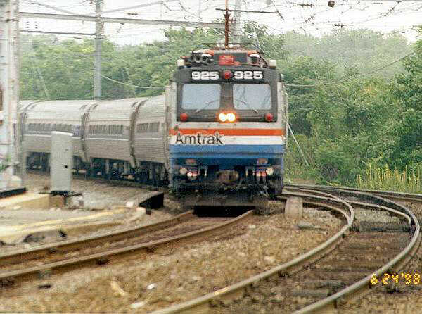 usr_m_amtrak_aem7_925_wilmingtonde_19980624_072.jpg