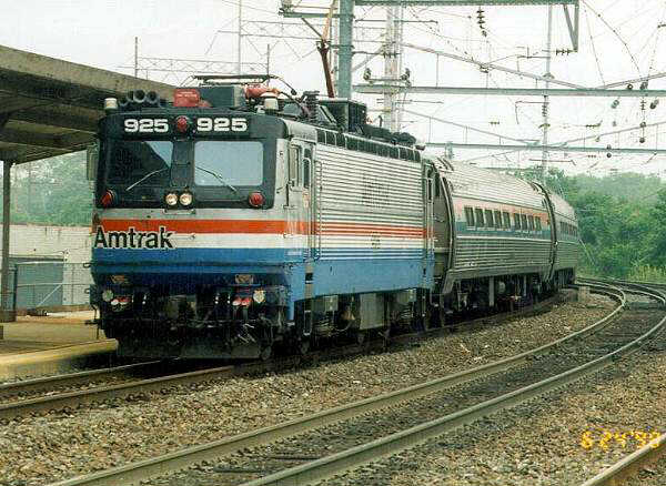 usr_m_amtrak_aem7_925_wilmingtonde_19980624_073.jpg
