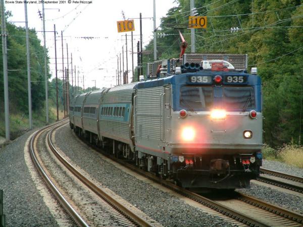 usr_m_amtrak_aem7_935_bowiestatemd_20010928_petepiszczek_316.jpg