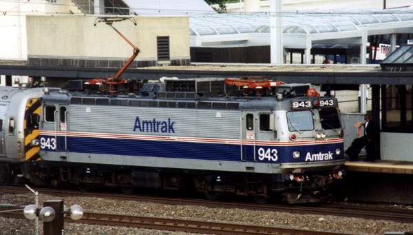 usr_m_amtrak_aem7_943_207.jpg