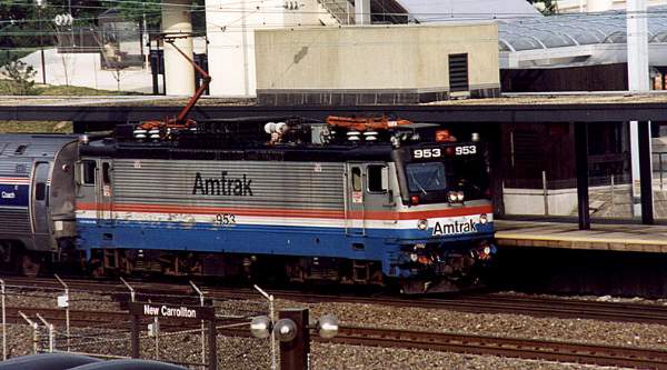 usr_m_amtrak_aem7_953_211.jpg