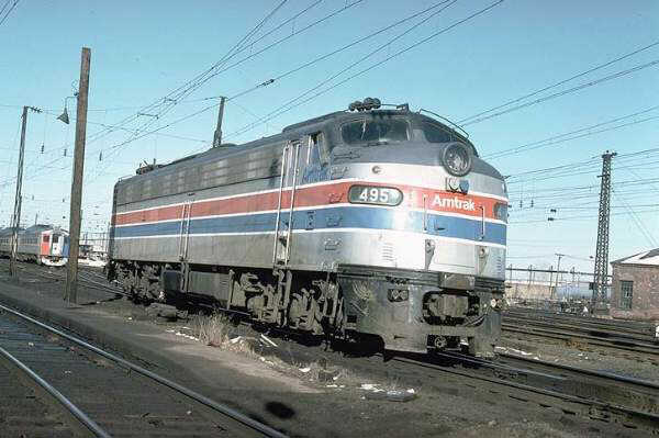 usr_m_amtrak_dsl_e8_495_124.jpg