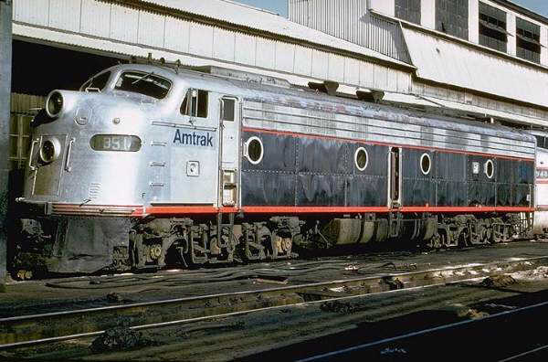 usr_m_amtrak_dsl_e8a_351_123.jpg
