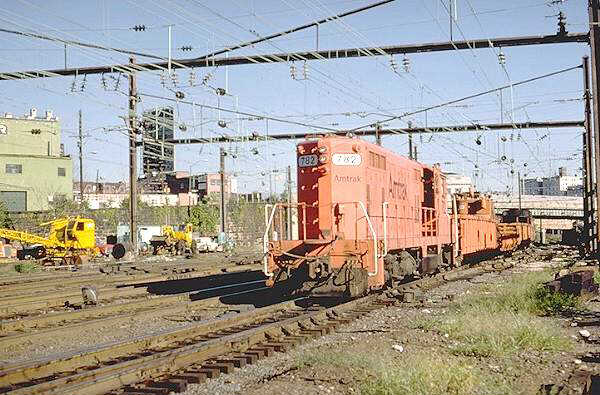 usr_m_amtrak_dsl_gp7_782_baltimore_19800911_jt_143.jpg