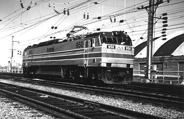 usr_m_amtrak_e60_950_washingtoncoliseum_19760328_kj_256.jpg