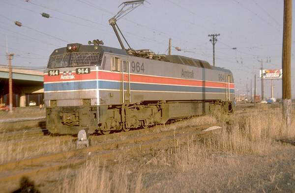 usr_m_amtrak_e60_964_027.jpg