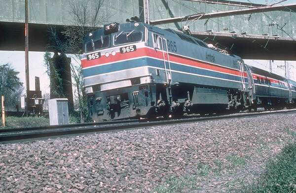 usr_m_amtrak_e60_965_029.jpg