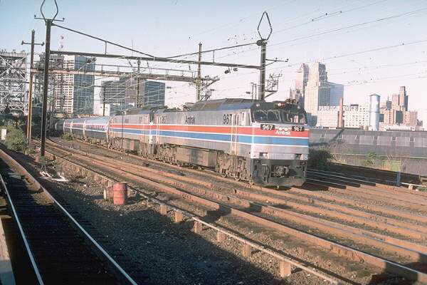 usr_m_amtrak_e60_967_035.jpg