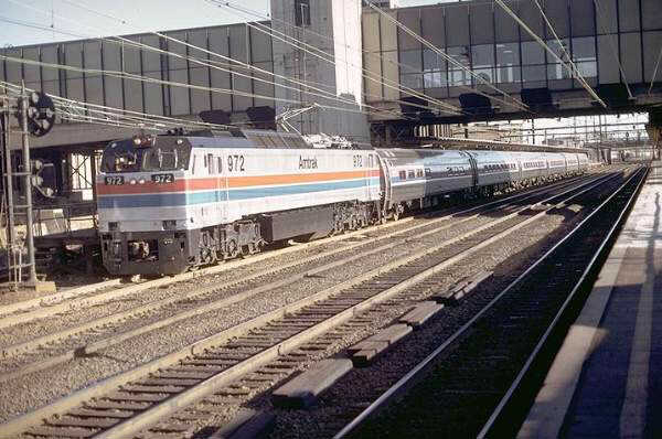 usr_m_amtrak_e60_972_044.jpg