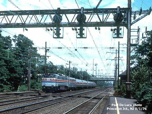 usr_m_amtrak_e60_unk003_princetonjctnj_19760801_pauldeluca_022.jpg