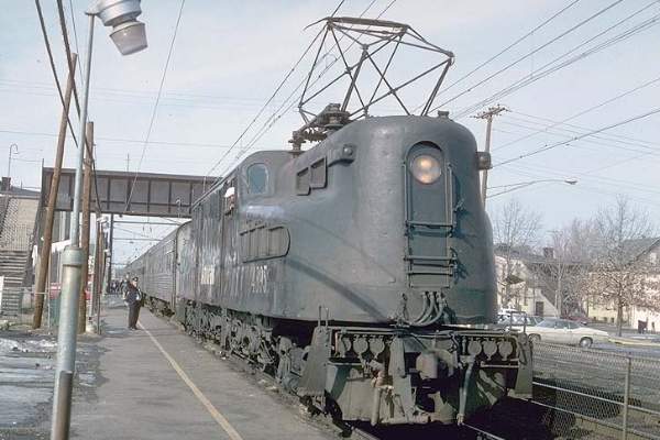 usr_m_amtrak_gg1_4895_149.jpg