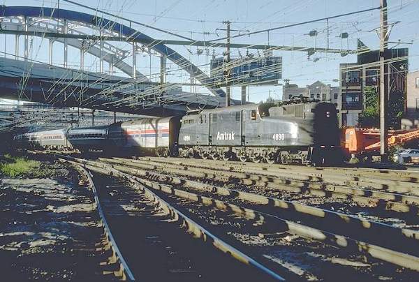 usr_m_amtrak_gg1_4899_145.jpg