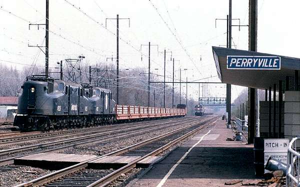 usr_m_amtrak_gg1_4925_perryvillemd_canallee_285.jpg