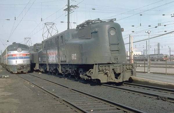 usr_m_amtrak_gg1_902_161.jpg