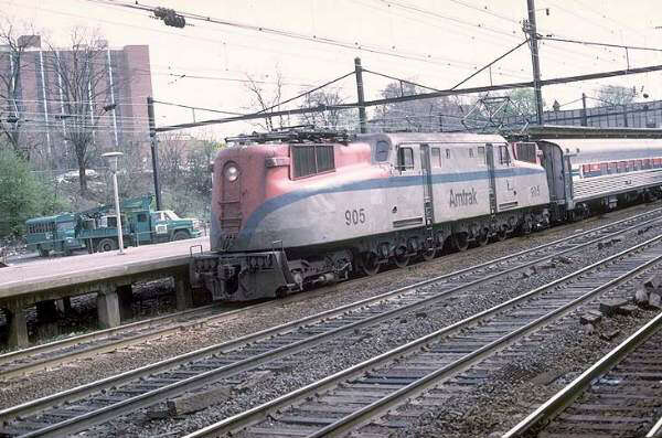 usr_m_amtrak_gg1_905_168.jpg