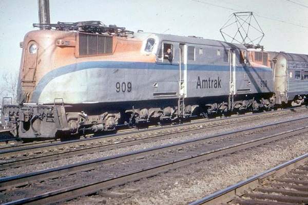 usr_m_amtrak_gg1_909_170.jpg