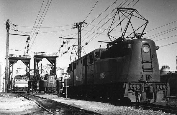 usr_m_amtrak_gg1_915_905_e60_974_ivycity_19760328_kj_251.jpg