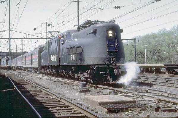 usr_m_amtrak_gg1_916_trentonnj_175.jpg