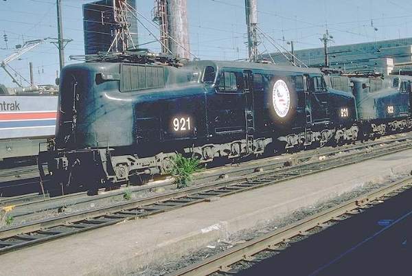 usr_m_amtrak_gg1_921_180.jpg