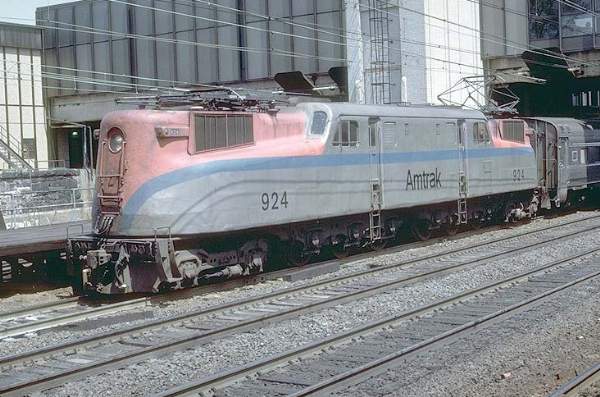 usr_m_amtrak_gg1_924_trentonnj_186.jpg