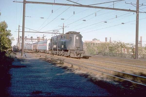 usr_m_amtrak_gg1_unk002_160.jpg