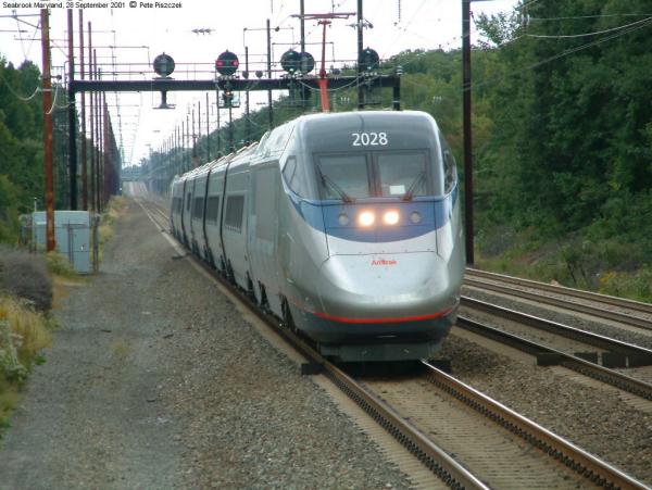 usr_m_amtrak_hhp8_2028_seabrookmd_20010928_petepiszczek_309.jpg