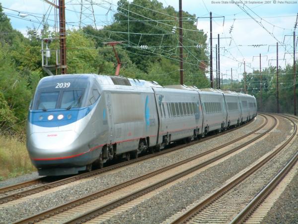 usr_m_amtrak_hhp8_2039_bowiestatemd_20010928_petepiszczek_310.jpg