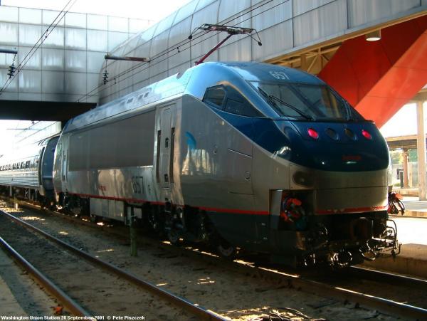 usr_m_amtrak_hhp8_657_washingtonunionstation_20010901_petepiszczek_312.jpg