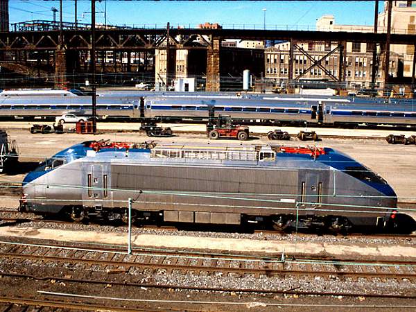 usr_m_amtrak_misc_30thstyd_hhp8_yard_sigcase_223.jpg
