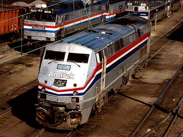 usr_m_amtrak_misc_30thstyd_p42_21_sigcase_225.jpg