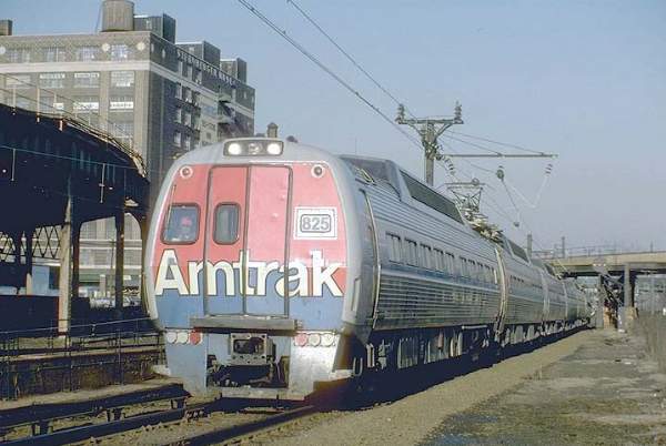 usr_m_amtrak_mtro_825_199.jpg