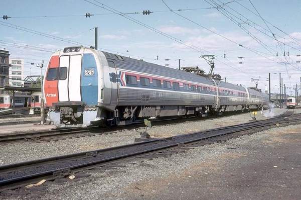 usr_m_amtrak_mtro_826_200.jpg