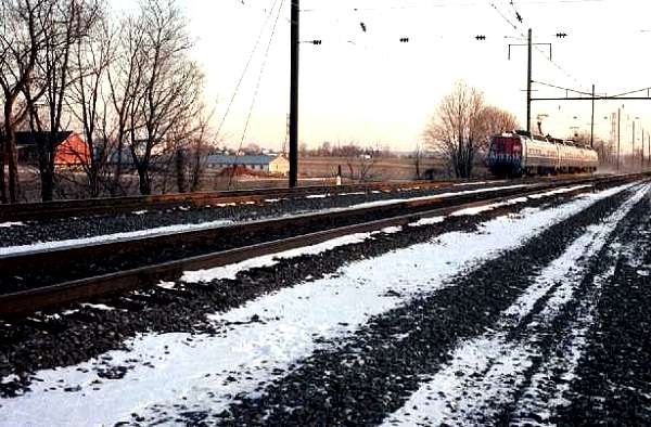 usr_m_amtrak_mtro_unk014_harrisburgline_birdinhandpa_198312_kevinreilly_259.jpg