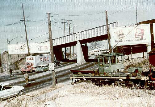 usr_m_atl_grl_704_readytocrosshwynearaclinterchange_19601219_bv_grl201.jpg