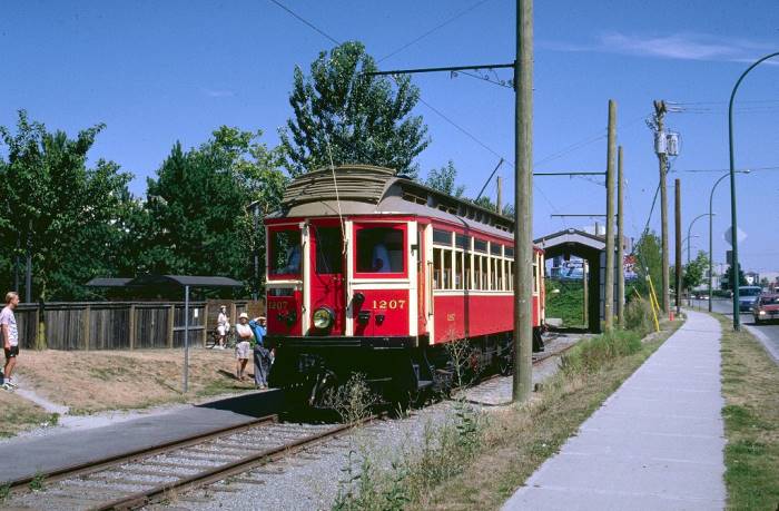 cnr_m_bc_dvhr_1207_6thmoberley_19980805_dvhr11_jt.jpg