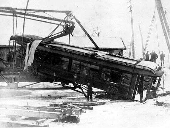 usr_m_berk_30_wreck_trussbridgesouthlee_19030119_064a.jpg