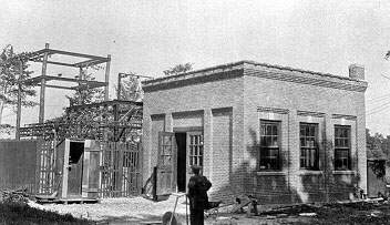 usr_m_berk_misc_otisubstationhuckleberryline_044.jpg
