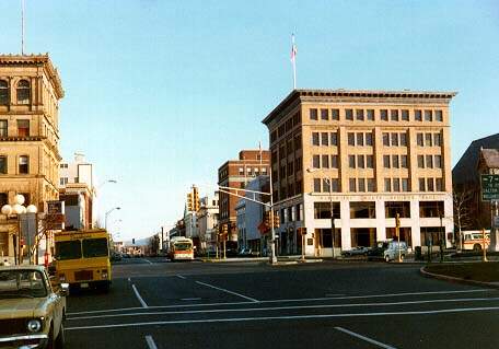 usr_m_berk_misc_parksquarepittsfieldelectricswitches_1983_060a.jpg