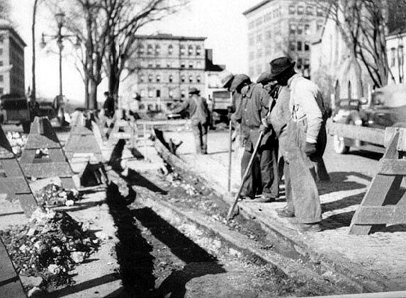 usr_m_berk_misc_wartimescrapdrive_parksq_pittsfield_1943_062.jpg