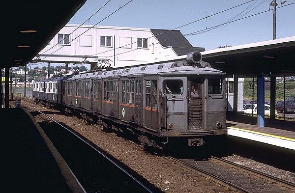 usr_m_bos_blueline_0515_suffolkdowns_19720706_jt_bos122.jpg