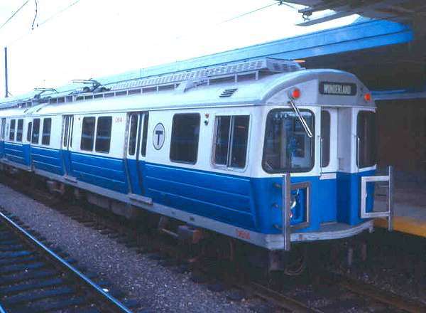 usr_m_bos_blueline_0600s_stesher_bos417.jpg