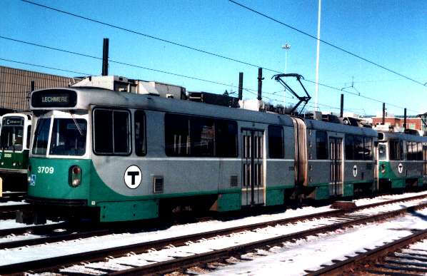 usr_m_bos_lrv_3709_riversideyard_20010101_mancost_bos442.jpg