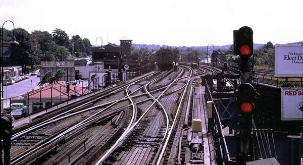 usr_m_bos_orangeline_foresthillsstation_vladked_bos451.jpg