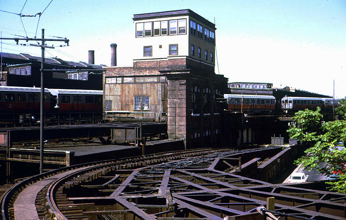 usr_m_bos_orangeline_sullivansquarestation_dcwarn_bos472.jpg