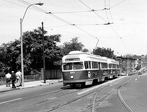 usr_m_bos_pcc_3171_huntingtonheathstloop_bv_bos220.jpg