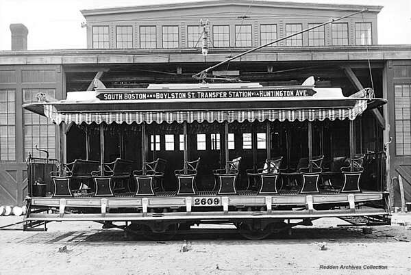 usr_m_bos_stcr_2609_southboston_bobred_bos438.jpg