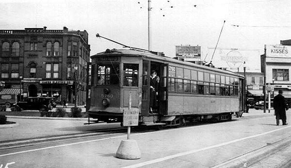 usr_m_bos_stcr_5760_watertownsquare_bv_bvb057.jpg