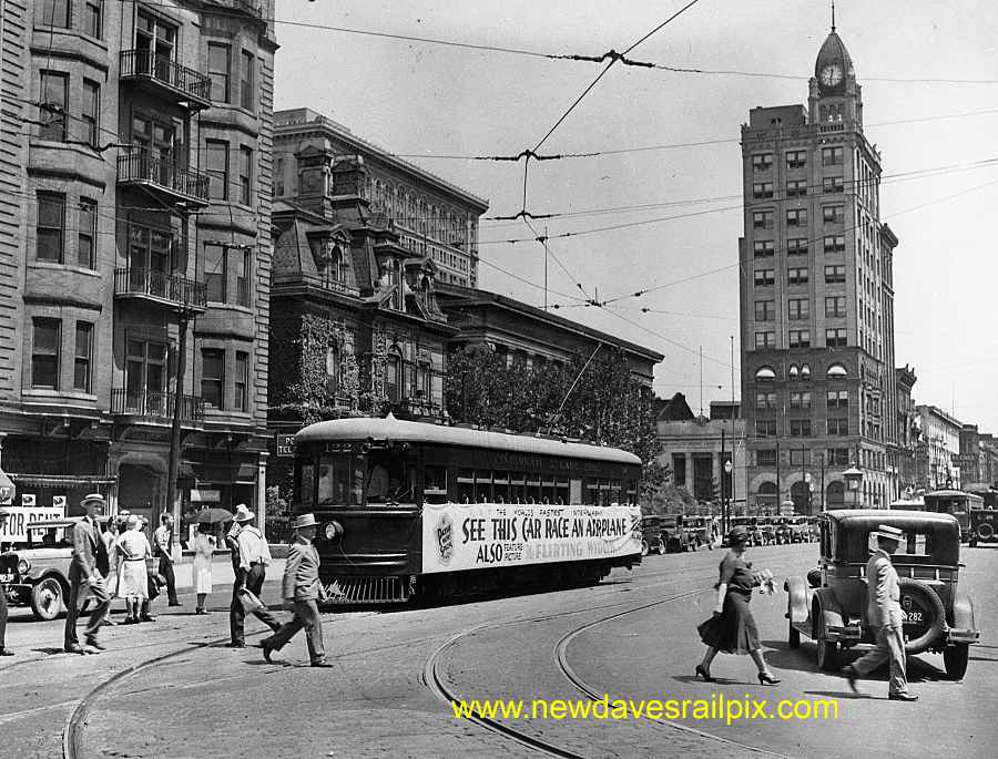 usr_m_candle_122_dayton-third+ludlow+wb-advertising+race_1930_bv_cle134.jpg