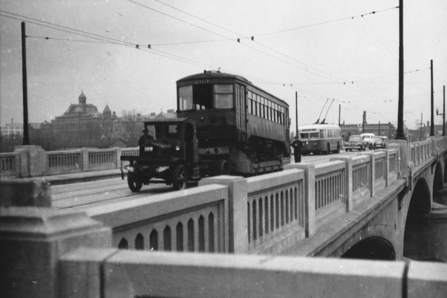 usr_m_candle_203_towedwashingtonstbridge_cle080.jpg